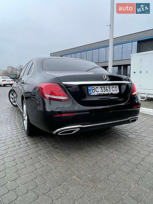 Седан Mercedes-Benz E-Class 2017 в Львові