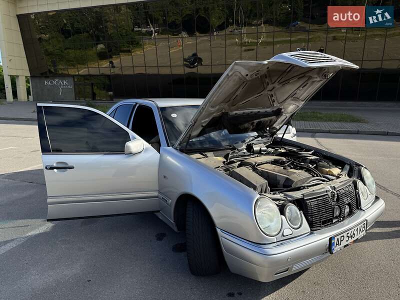 Седан Mercedes-Benz E-Class 1996 в Запорожье