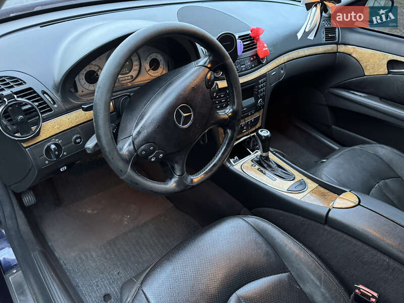 Седан Mercedes-Benz E-Class 2005 в Луцке