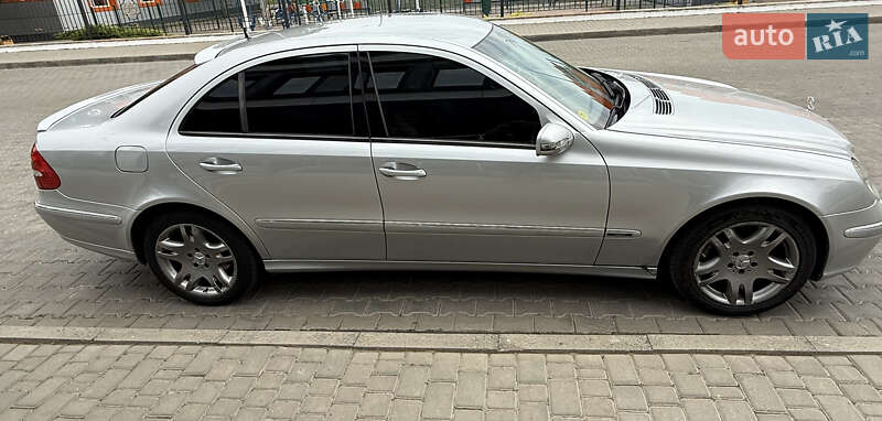 Седан Mercedes-Benz E-Class 2004 в Одесі