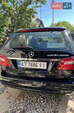 Універсал Mercedes-Benz E-Class 2012 в  фото 7 Універсал Mercedes-Benz E-Class 2012 в