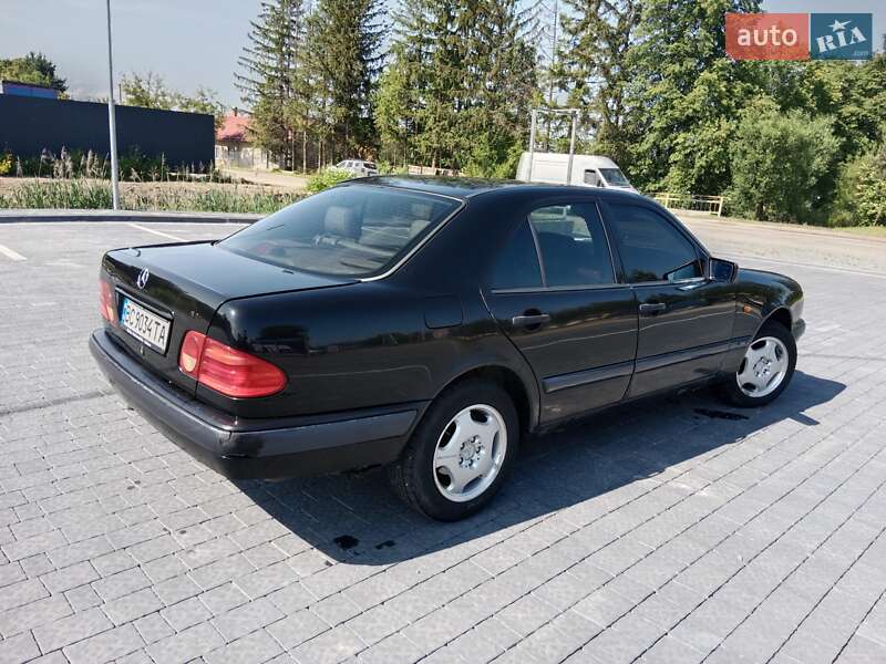 Седан Mercedes-Benz E-Class 1996 в Самборі