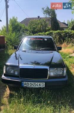 Хетчбек Mercedes-Benz E-Class 1986 в Могилів-Подільському
