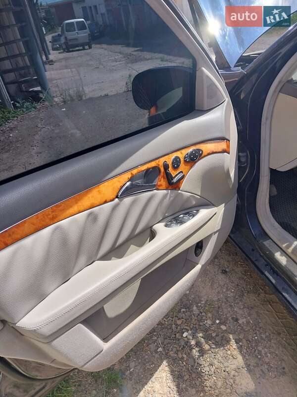 Седан Mercedes-Benz E-Class 2002 в Чернівцях