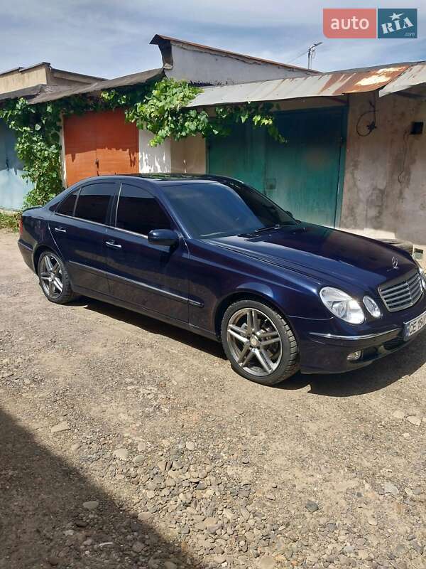 Седан Mercedes-Benz E-Class 2002 в Чернівцях