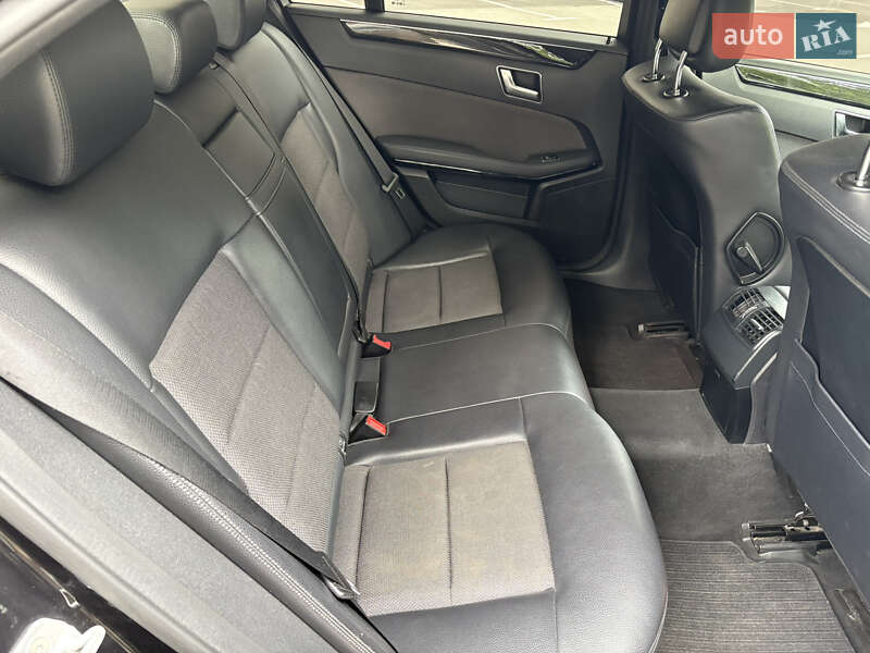 Седан Mercedes-Benz E-Class 2012 в Киеве