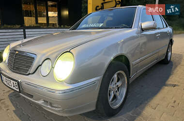 Седан Mercedes-Benz E-Class 2001 в 