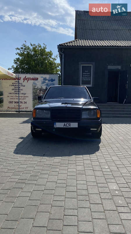 Седан Mercedes-Benz E-Class 1990 в Рогатині