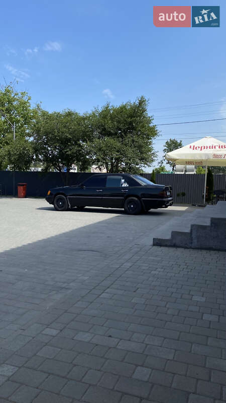Седан Mercedes-Benz E-Class 1990 в Рогатині