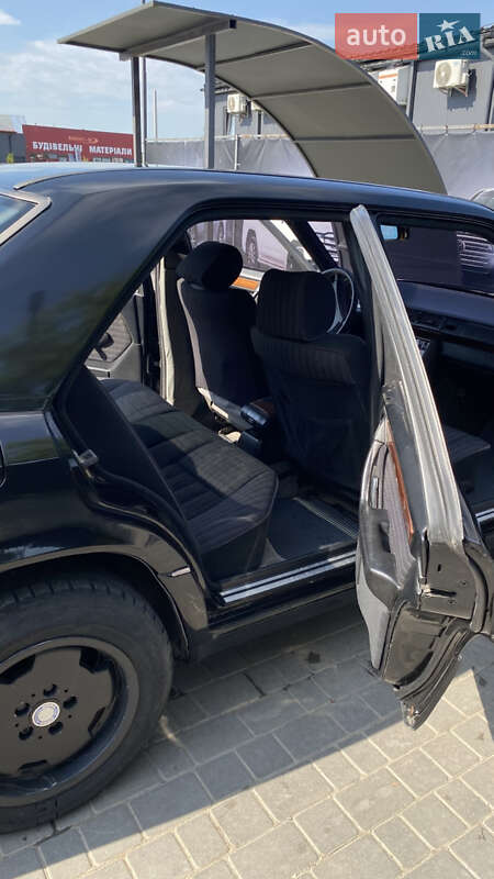 Седан Mercedes-Benz E-Class 1990 в Рогатині