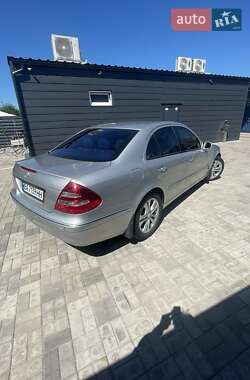 Седан Mercedes-Benz E-Class 2004 в 