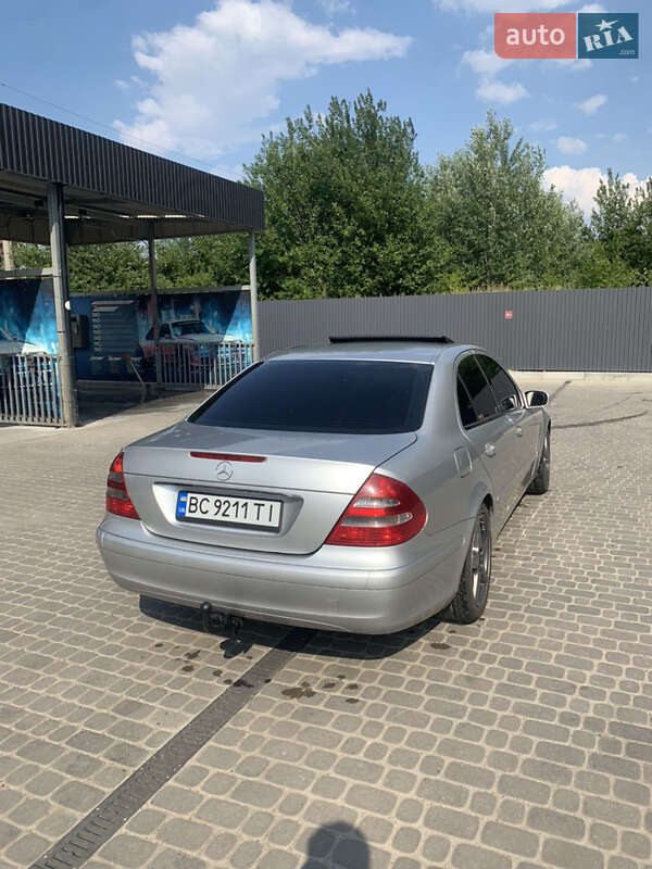 Седан Mercedes-Benz E-Class 2002 в Львові