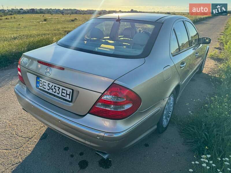 Седан Mercedes-Benz E-Class 2003 в Николаеве