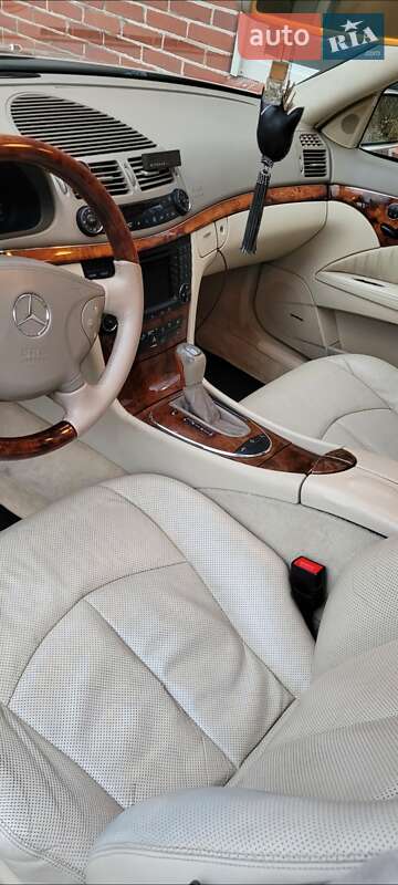 Седан Mercedes-Benz E-Class 2003 в Николаеве