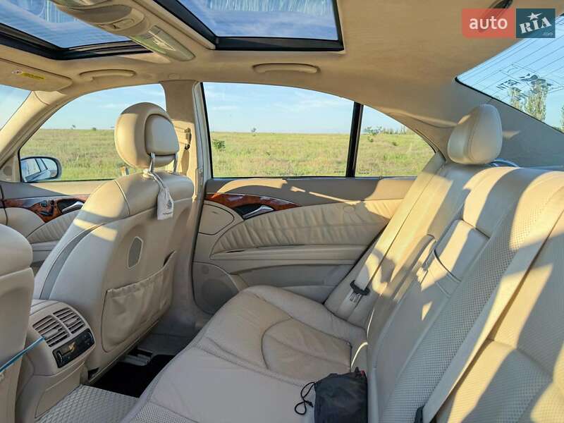 Седан Mercedes-Benz E-Class 2003 в Николаеве