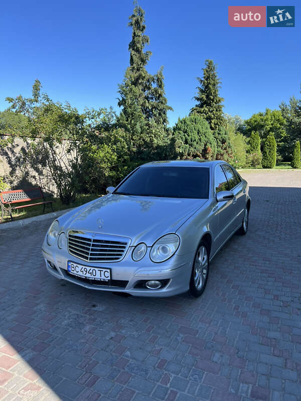 Mercedes-Benz E-Class 2005