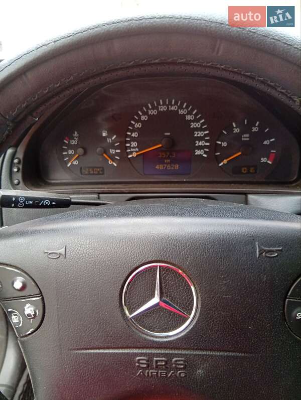 Седан Mercedes-Benz E-Class 2001 в Сколе