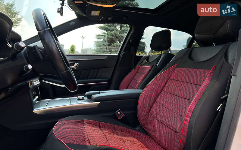 Седан Mercedes-Benz E-Class 2013 в Львове