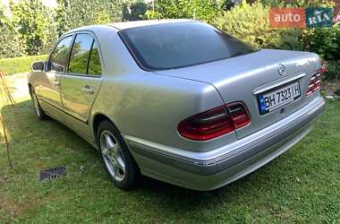 Седан Mercedes-Benz E-Class 2000 в 