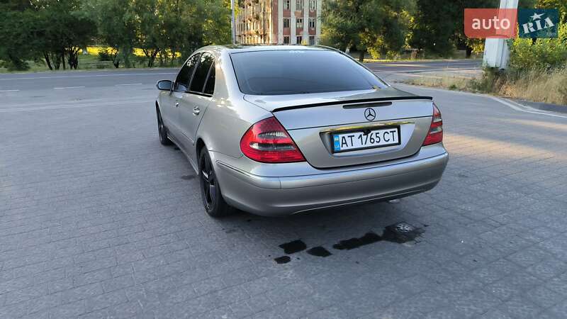 Седан Mercedes-Benz E-Class 2006 в Надворной