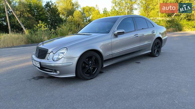 Седан Mercedes-Benz E-Class 2006 в Надворной