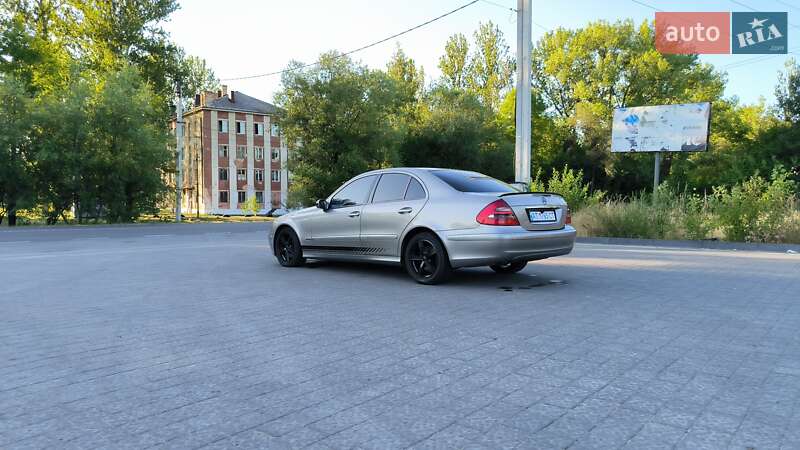 Седан Mercedes-Benz E-Class 2006 в Надворной