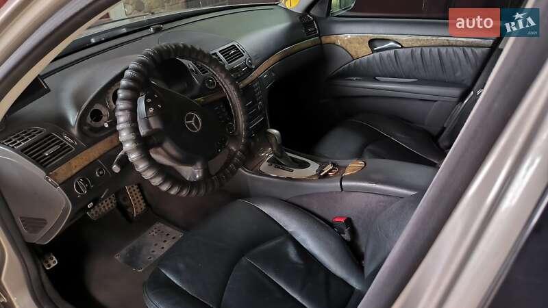 Седан Mercedes-Benz E-Class 2006 в Надворной