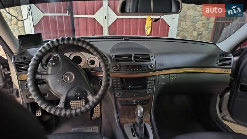 Седан Mercedes-Benz E-Class 2006 в Надворной