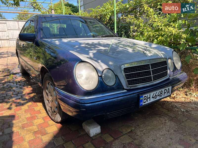 Седан Mercedes-Benz E-Class 1996 в Черноморске