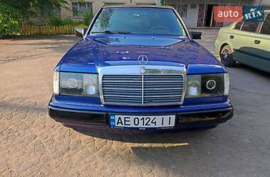 Седан Mercedes-Benz E-Class 1986 в Дніпрі