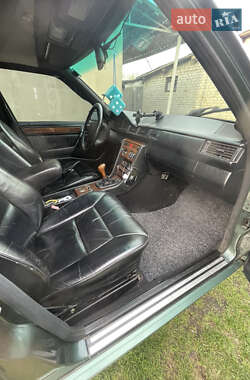 Седан Mercedes-Benz E-Class 1989 в 