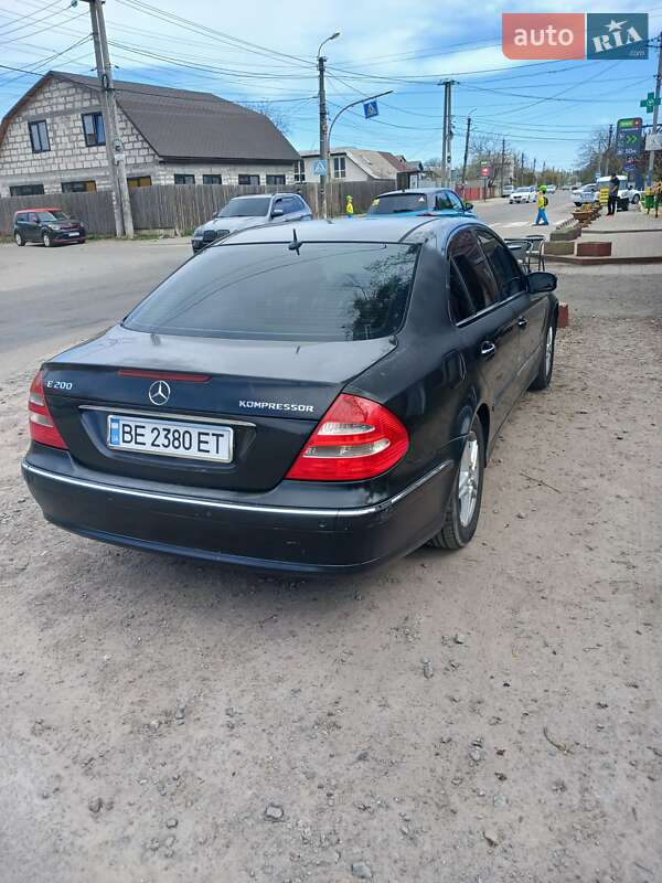 Седан Mercedes-Benz E-Class 2004 в Киеве