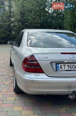 Седан Mercedes-Benz E-Class 2003 в 