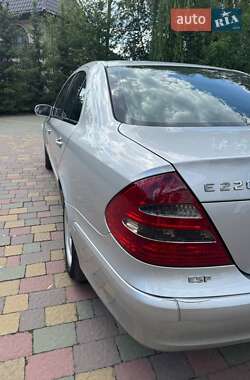 Седан Mercedes-Benz E-Class 2003 в 
