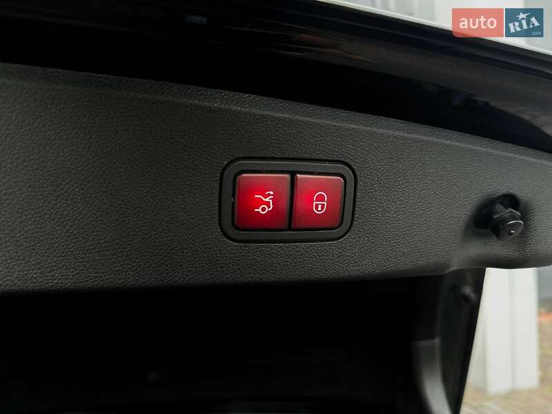 Седан Mercedes-Benz E-Class 2015 в Луцке