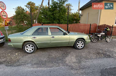 Седан Mercedes-Benz E-Class 1987 в 