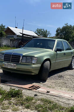 Седан Mercedes-Benz E-Class 1987 в 
