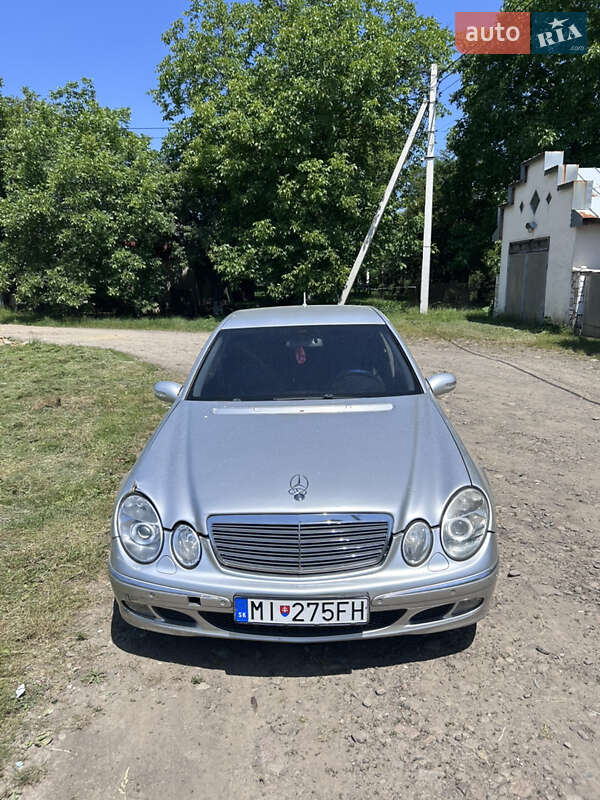 Mercedes-Benz E-Class 2002