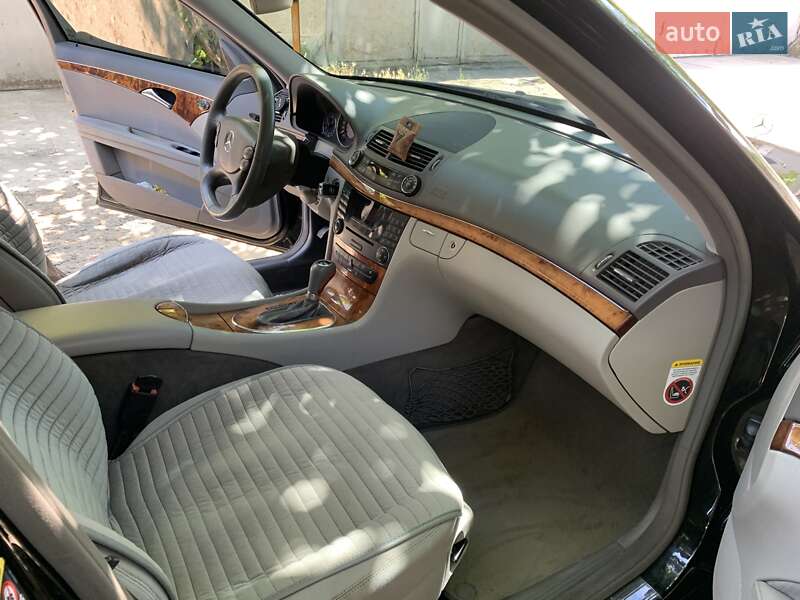 Седан Mercedes-Benz E-Class 2008 в Одессе