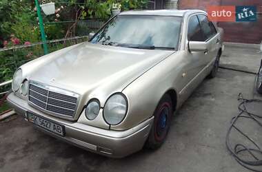 Седан Mercedes-Benz E-Class 1998 в Святопетрівське