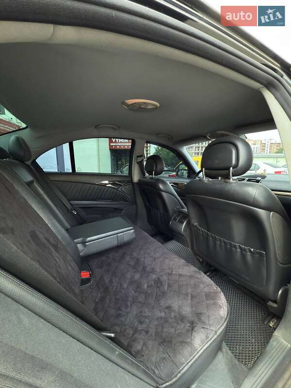 Седан Mercedes-Benz E-Class 2003 в Черновцах