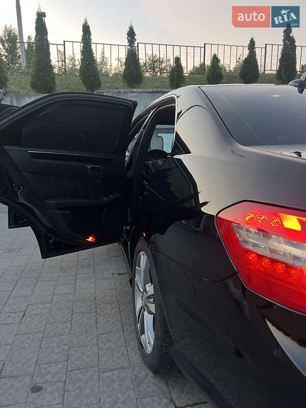 Седан Mercedes-Benz E-Class 2013 в Меденичах