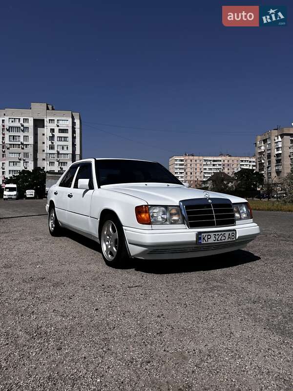 Mercedes-Benz E-Class 1985