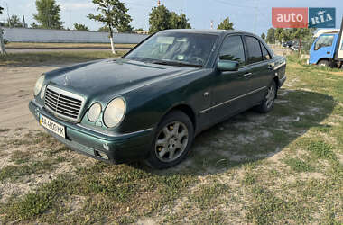 Седан Mercedes-Benz E-Class 1998 в Киеве