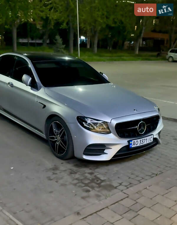 Седан Mercedes-Benz E-Class 2016 в Ужгороде