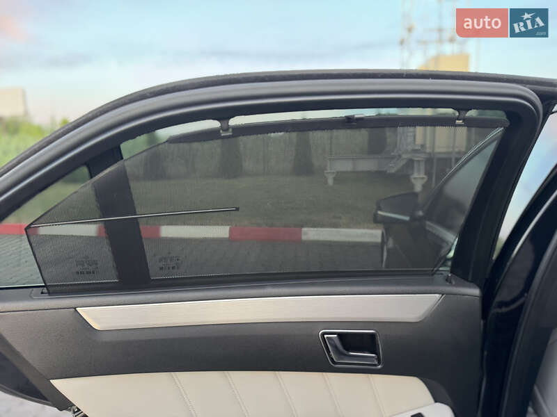 Седан Mercedes-Benz E-Class 2012 в Черновцах