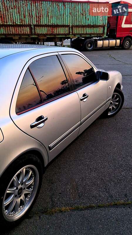 Mercedes-Benz E-Class 1998 Mercedes-Benz E-Class 1998