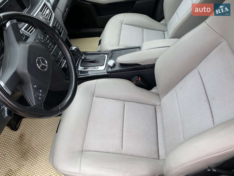Седан Mercedes-Benz E-Class 2011 в Володимирці фото 10 Седан Mercedes-Benz E-Class 2011 в Володимирці