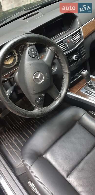Седан Mercedes-Benz E-Class 2011 в Запоріжжі