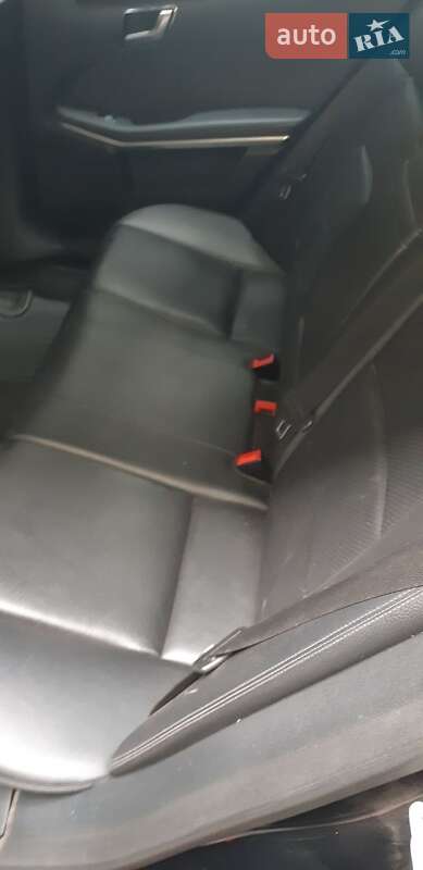 Седан Mercedes-Benz E-Class 2011 в Запоріжжі
